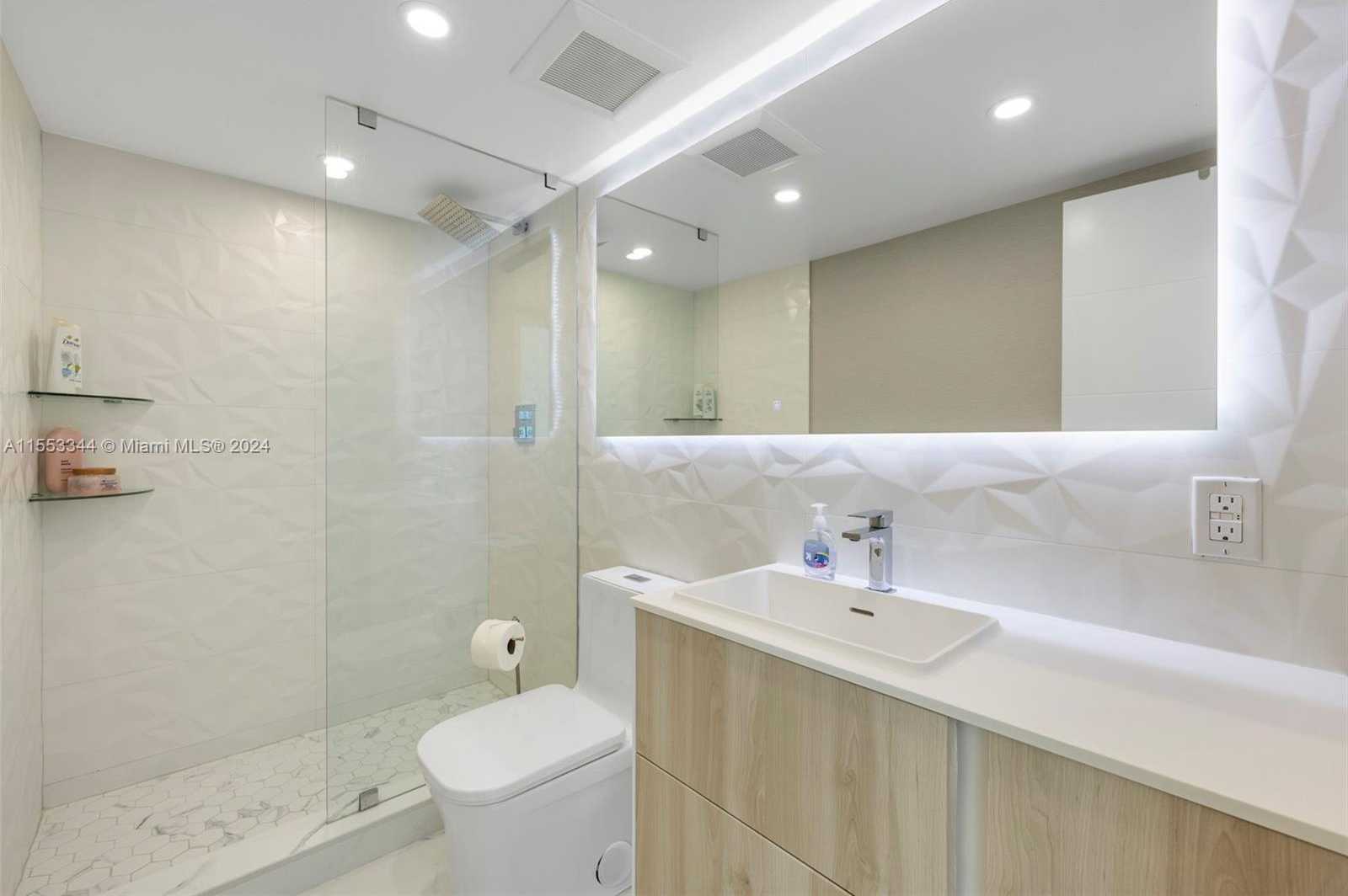 Small Image of 5151 COLLINS AVE #1527, Miami Beach Number 31