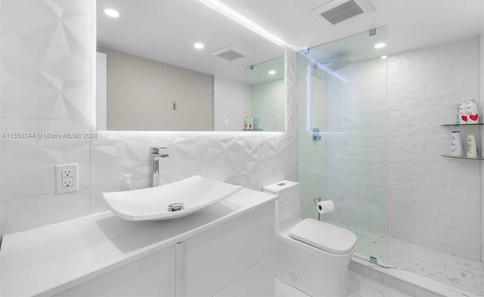 Small Image of 5151 COLLINS AVE #1527, Miami Beach Number 35