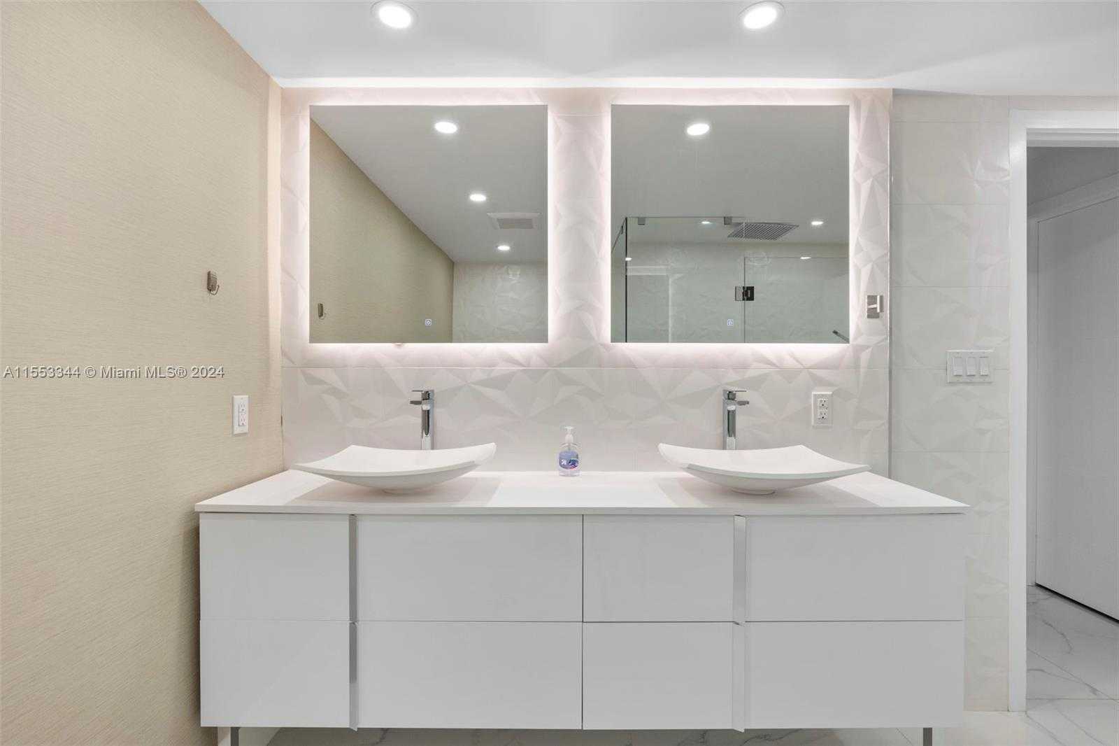 Small Image of 5151 COLLINS AVE #1527, Miami Beach Number 42