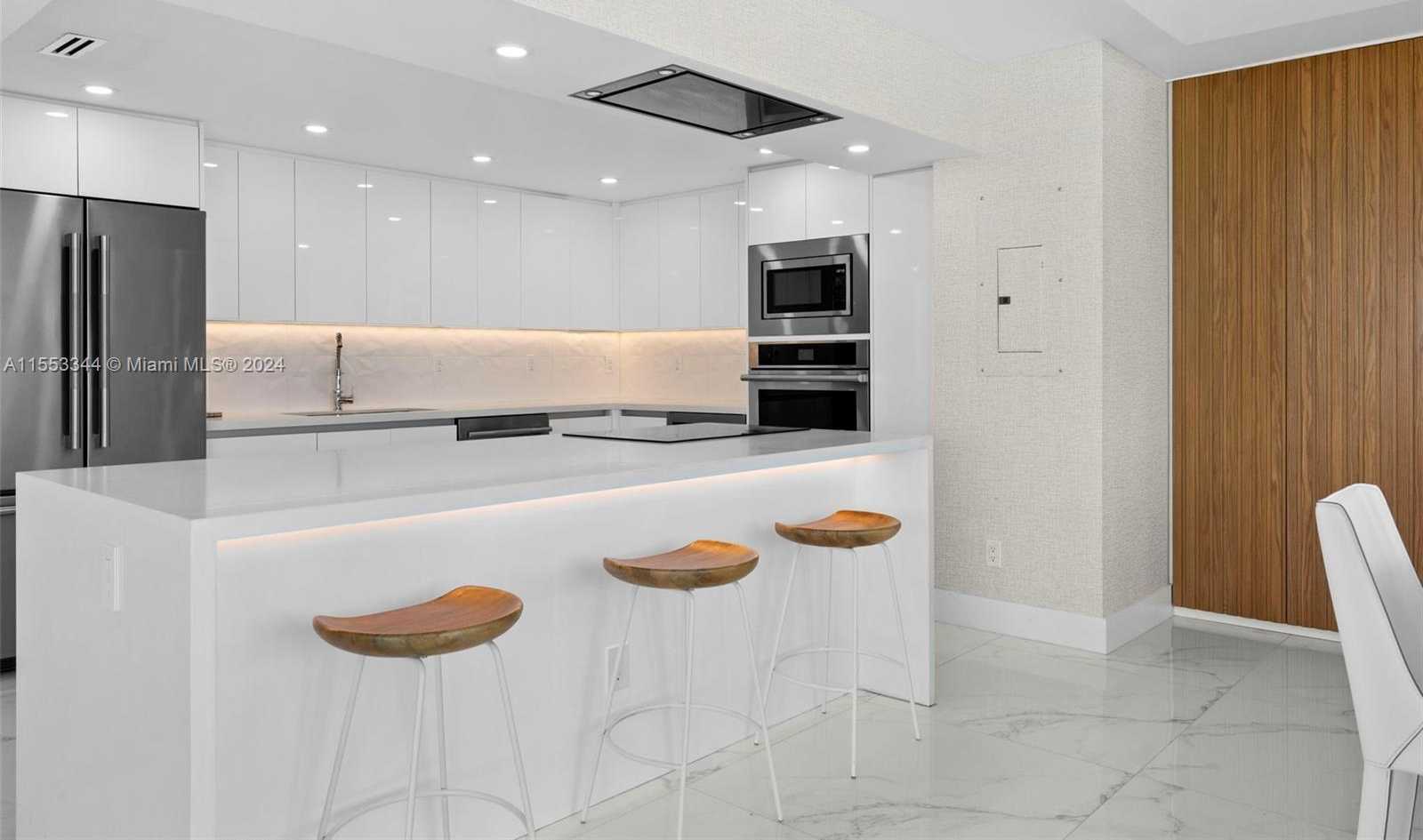 Small Image of 5151 COLLINS AVE #1527, Miami Beach Number 9