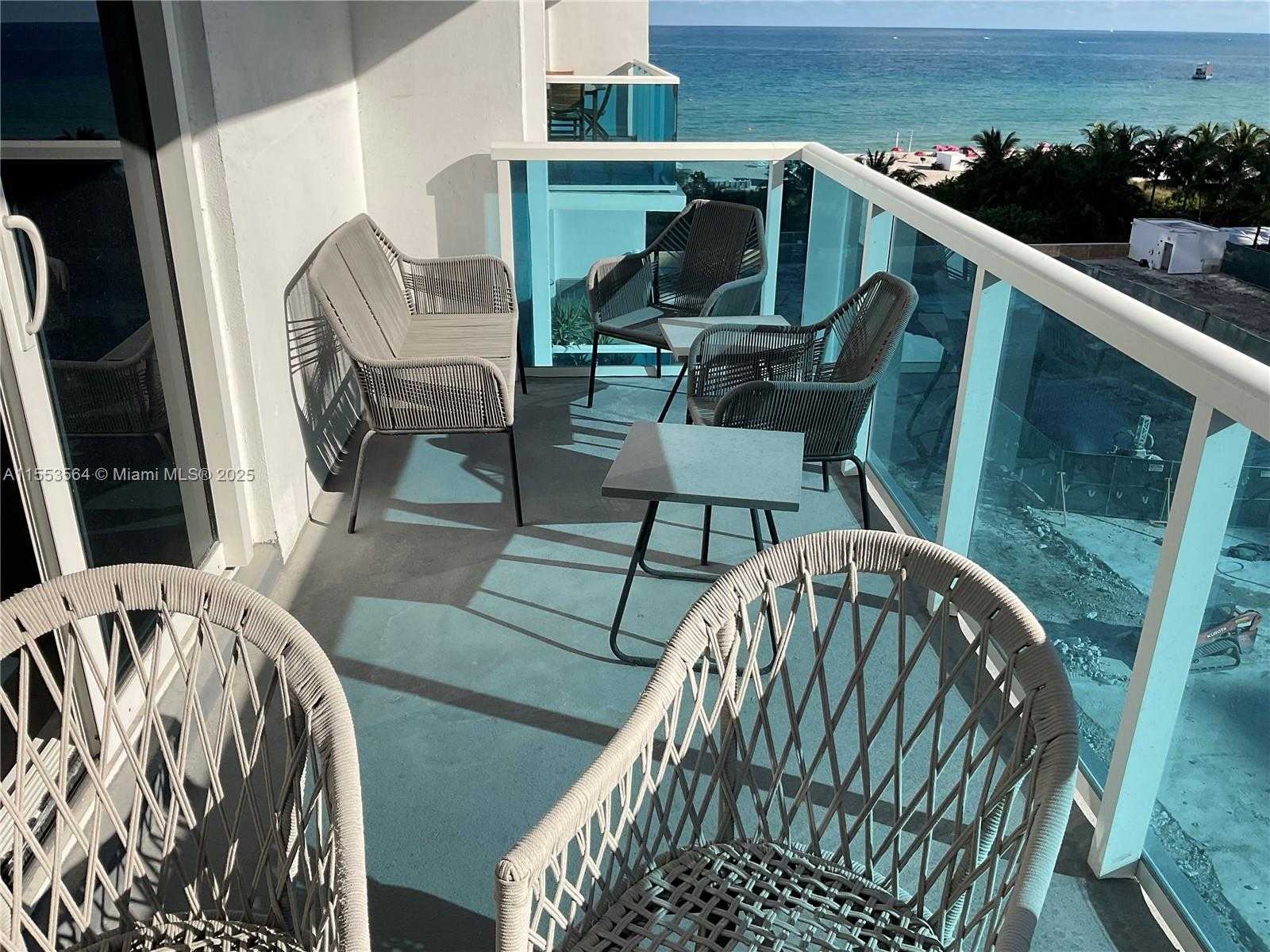 Small Image of 2301 #704, Miami Beach Number 18
