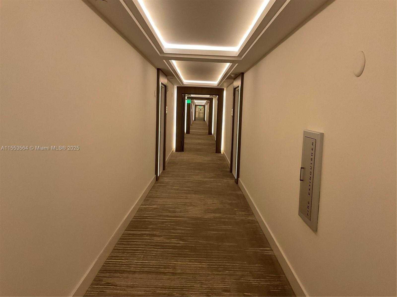 Small Image of 2301 #704, Miami Beach Number 22