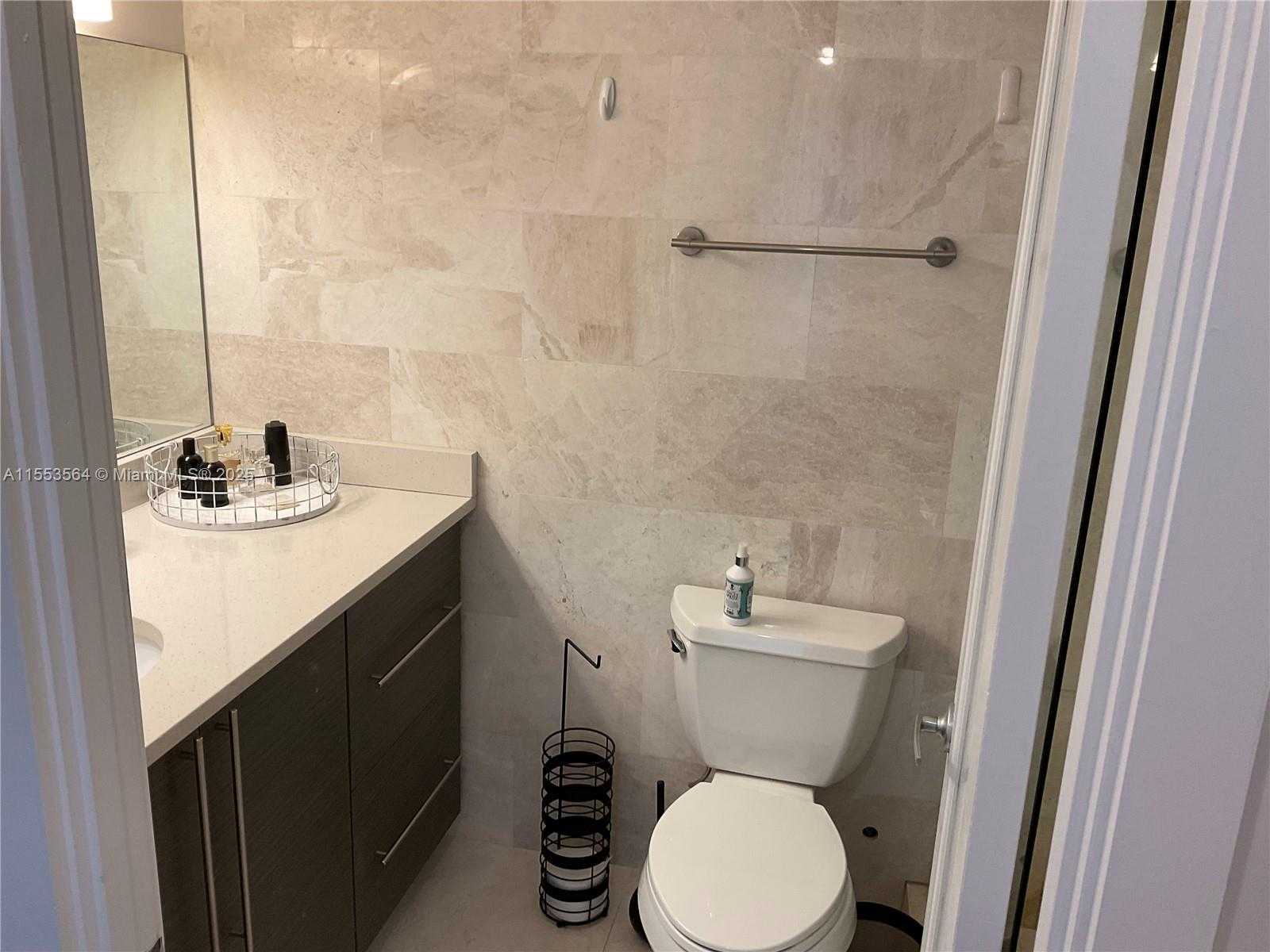 Small Image of 2301 #704, Miami Beach Number 29
