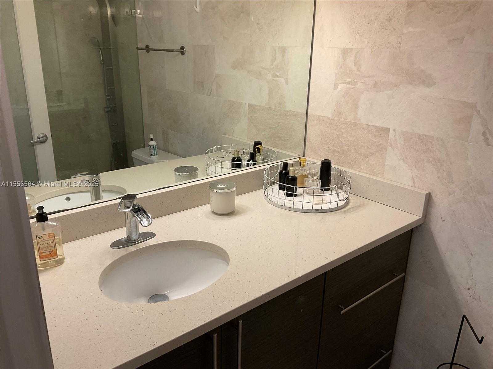 Small Image of 2301 #704, Miami Beach Number 32