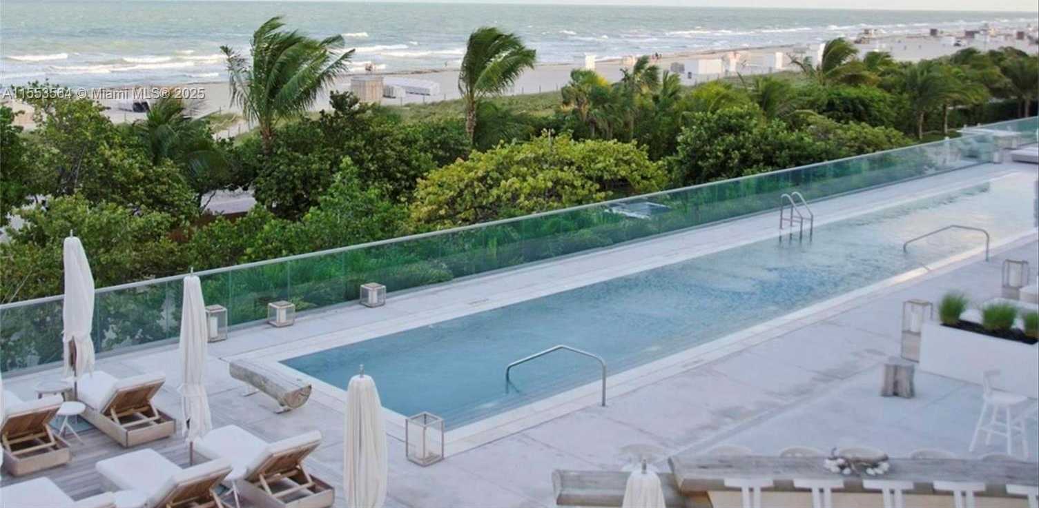 Small Image of 2301 #704, Miami Beach Number 4