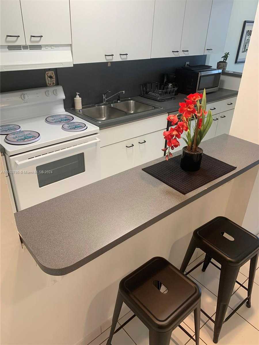 Small Image of 100 LINCOLN RD #805, Miami Beach Number 9