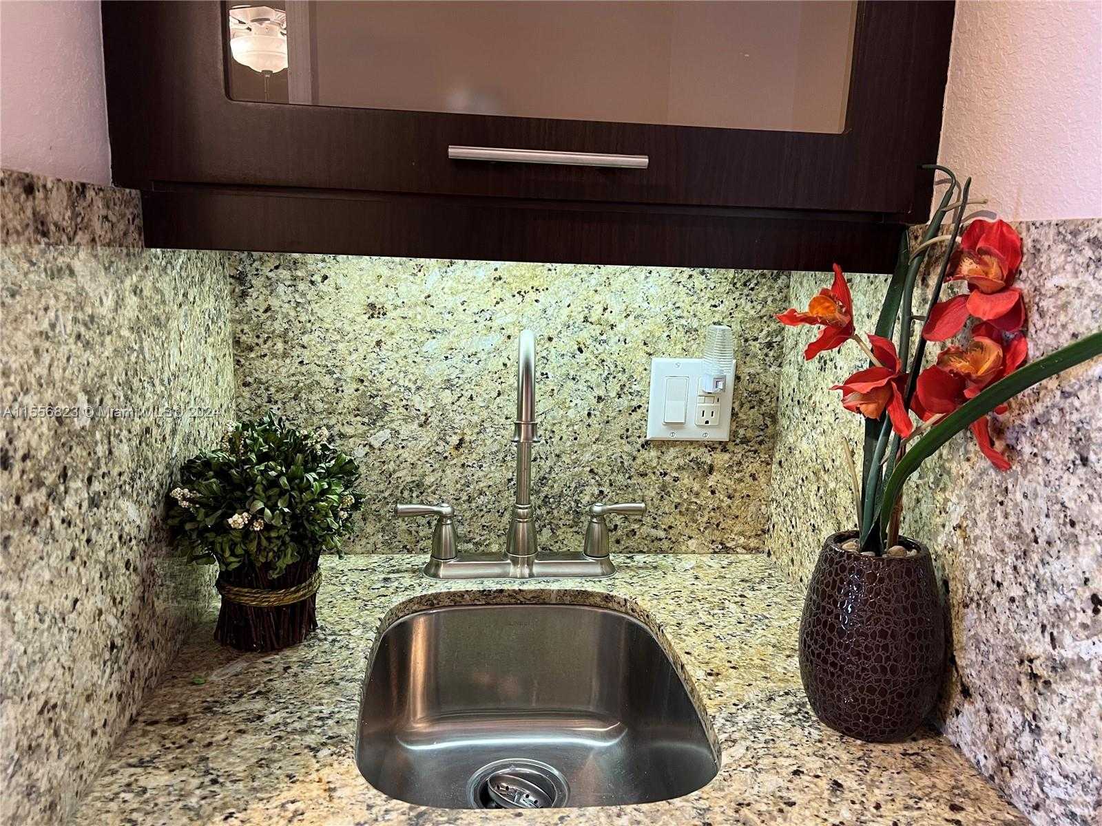 Small Image of 3725 S Ocean Dr, Hollywood, FL 33019, USA Number 10