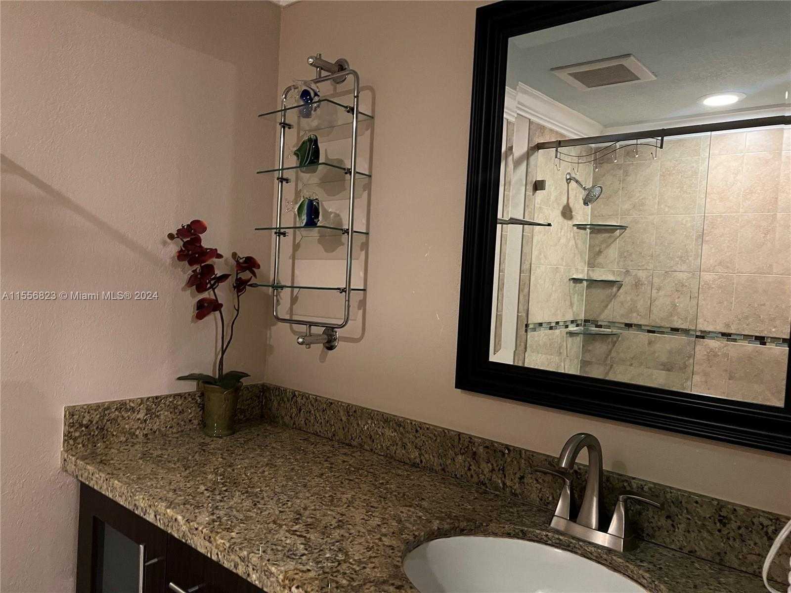 Small Image of 3725 S Ocean Dr, Hollywood, FL 33019, USA Number 13