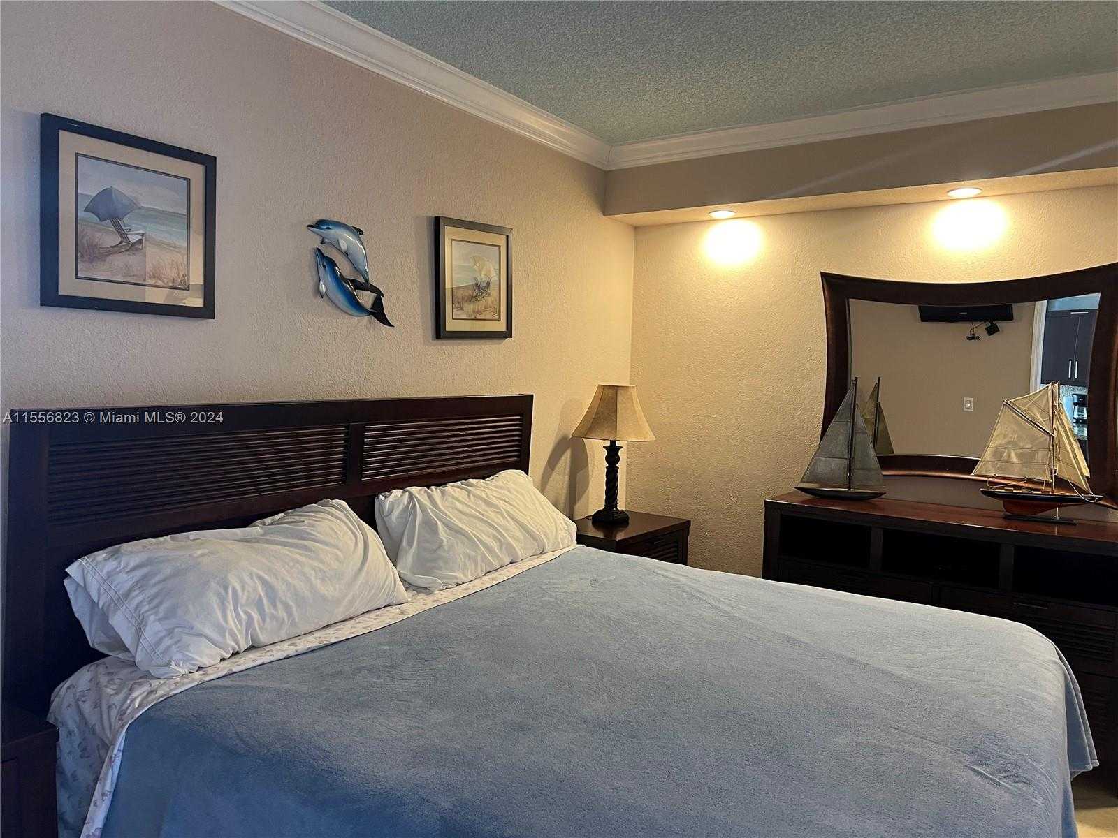 Small Image of 3725 S Ocean Dr, Hollywood, FL 33019, USA Number 15