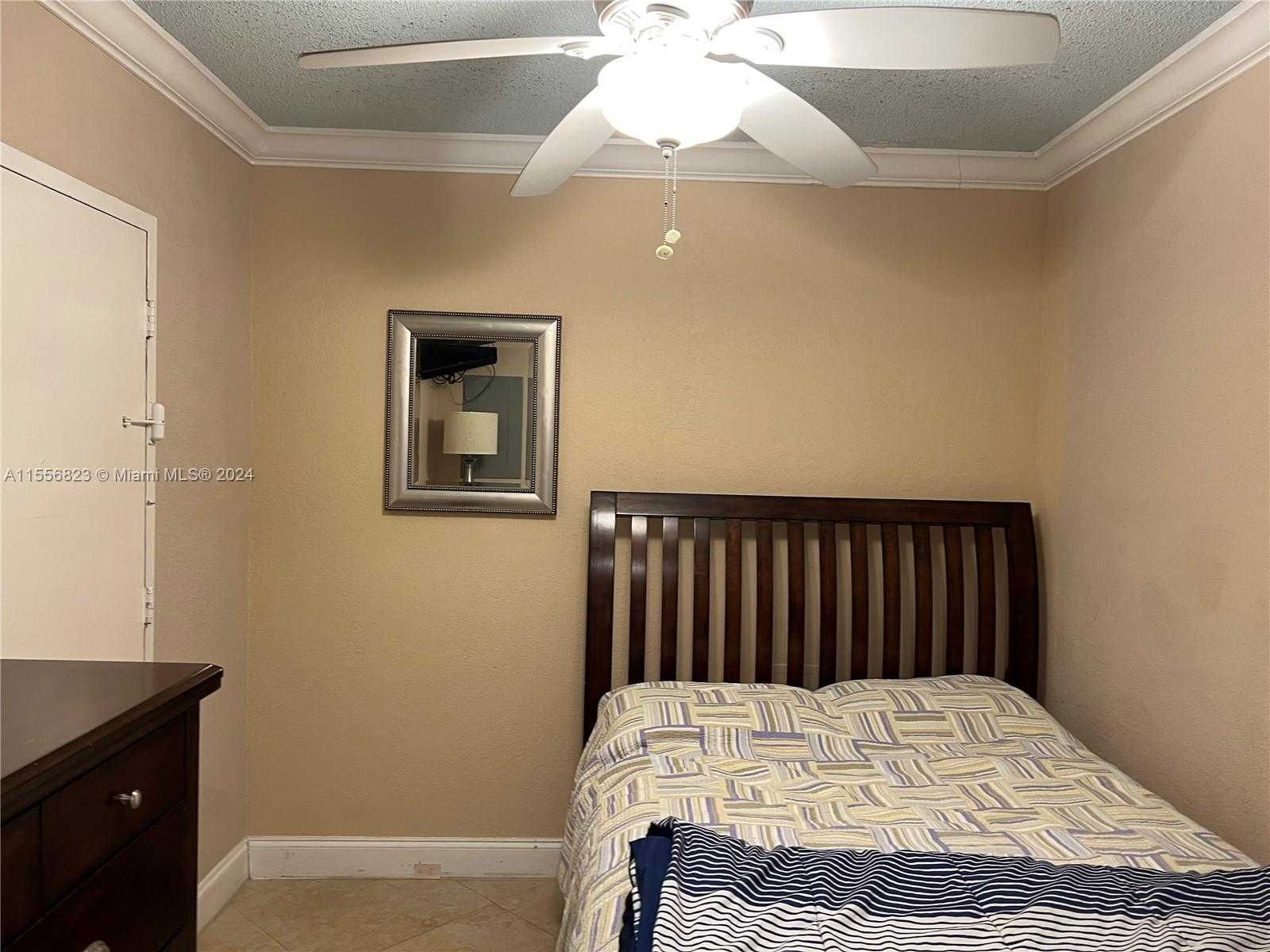 Small Image of 3725 S Ocean Dr, Hollywood, FL 33019, USA Number 18