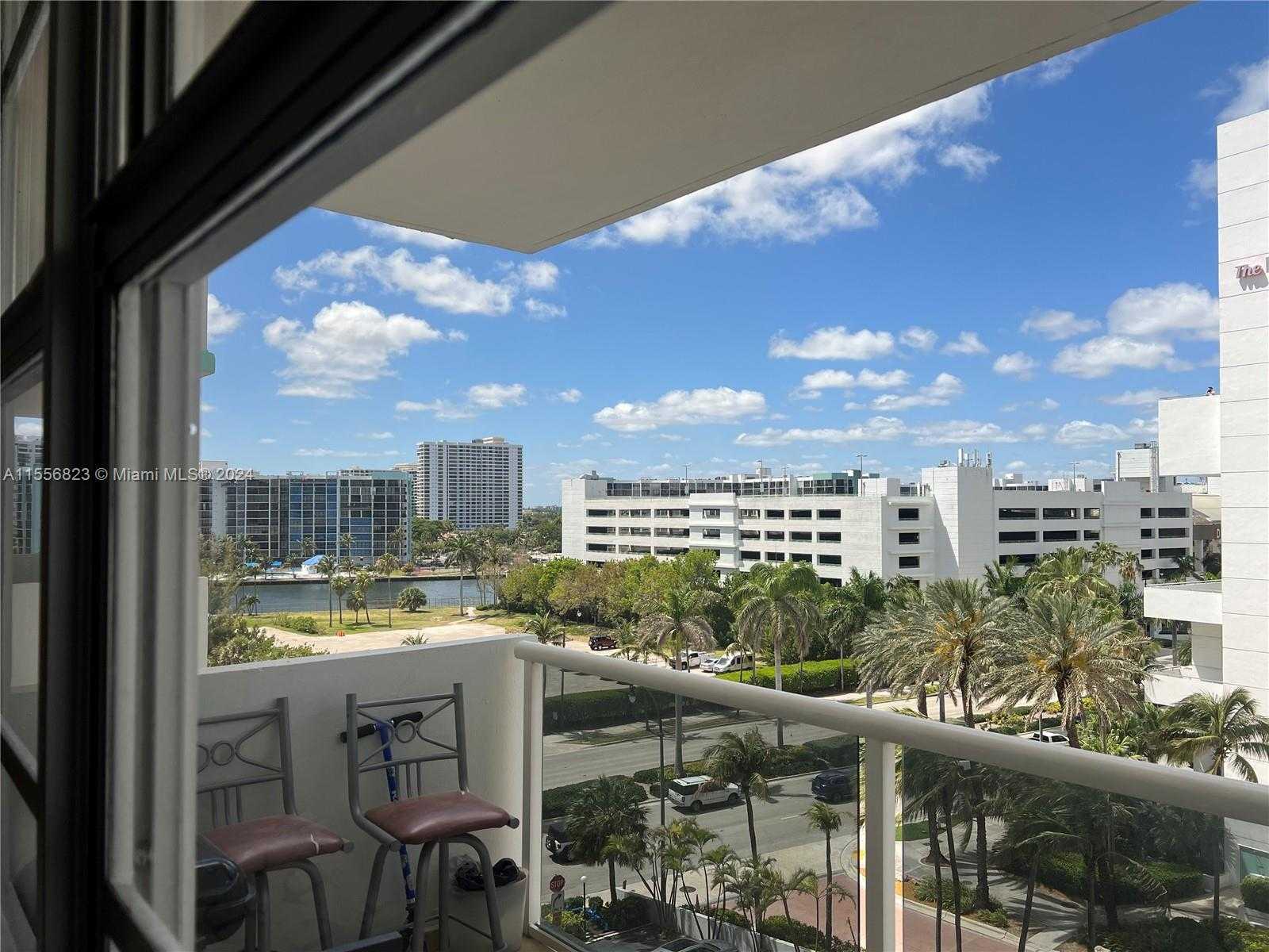 Small Image of 3725 S Ocean Dr, Hollywood, FL 33019, USA Number 21