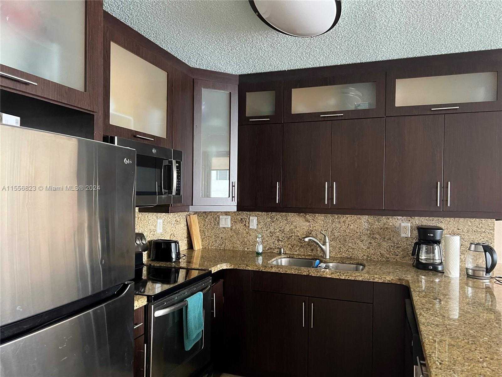 Small Image of 3725 S Ocean Dr, Hollywood, FL 33019, USA Number 3