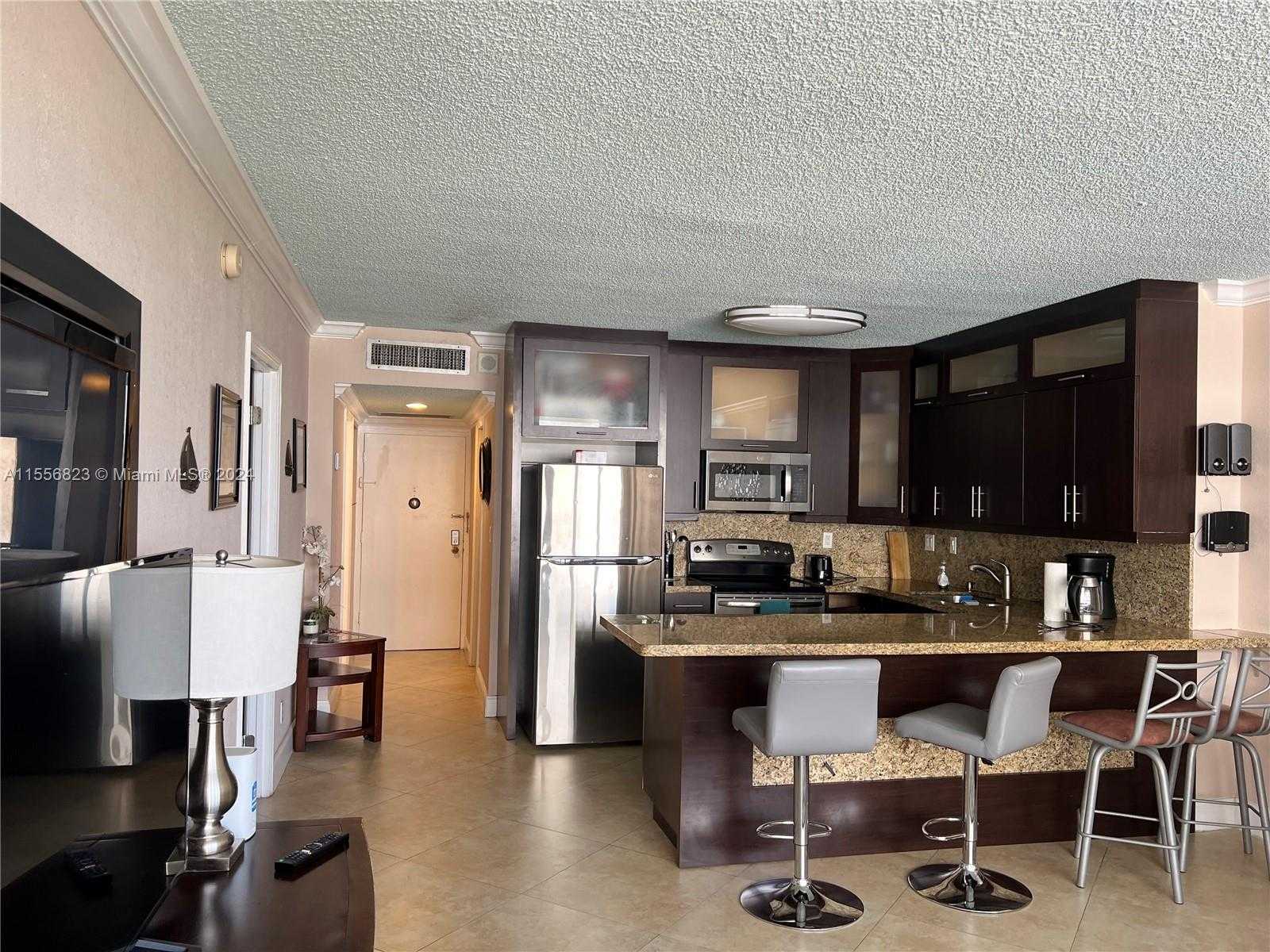 Small Image of 3725 S Ocean Dr, Hollywood, FL 33019, USA Number 7