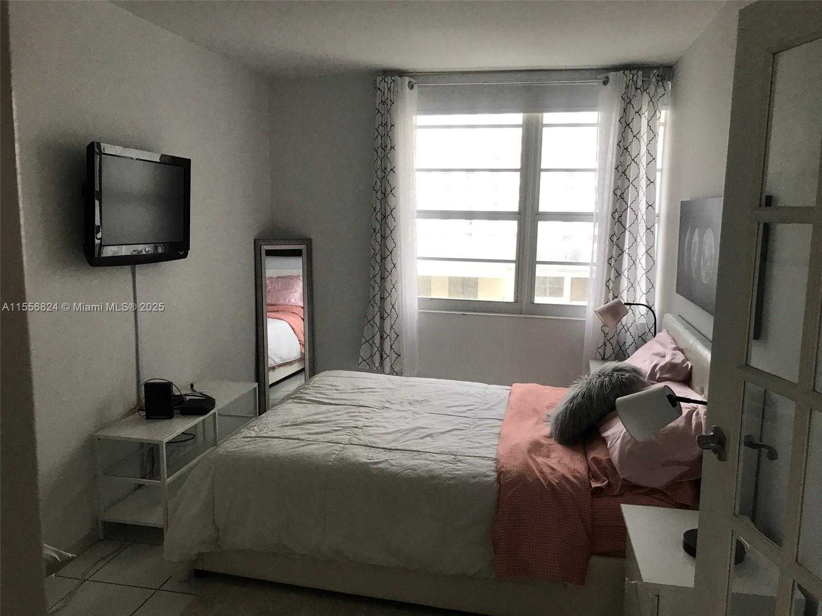 Small Image of 100 LINCOLN RD #1126, Miami Beach Number 11