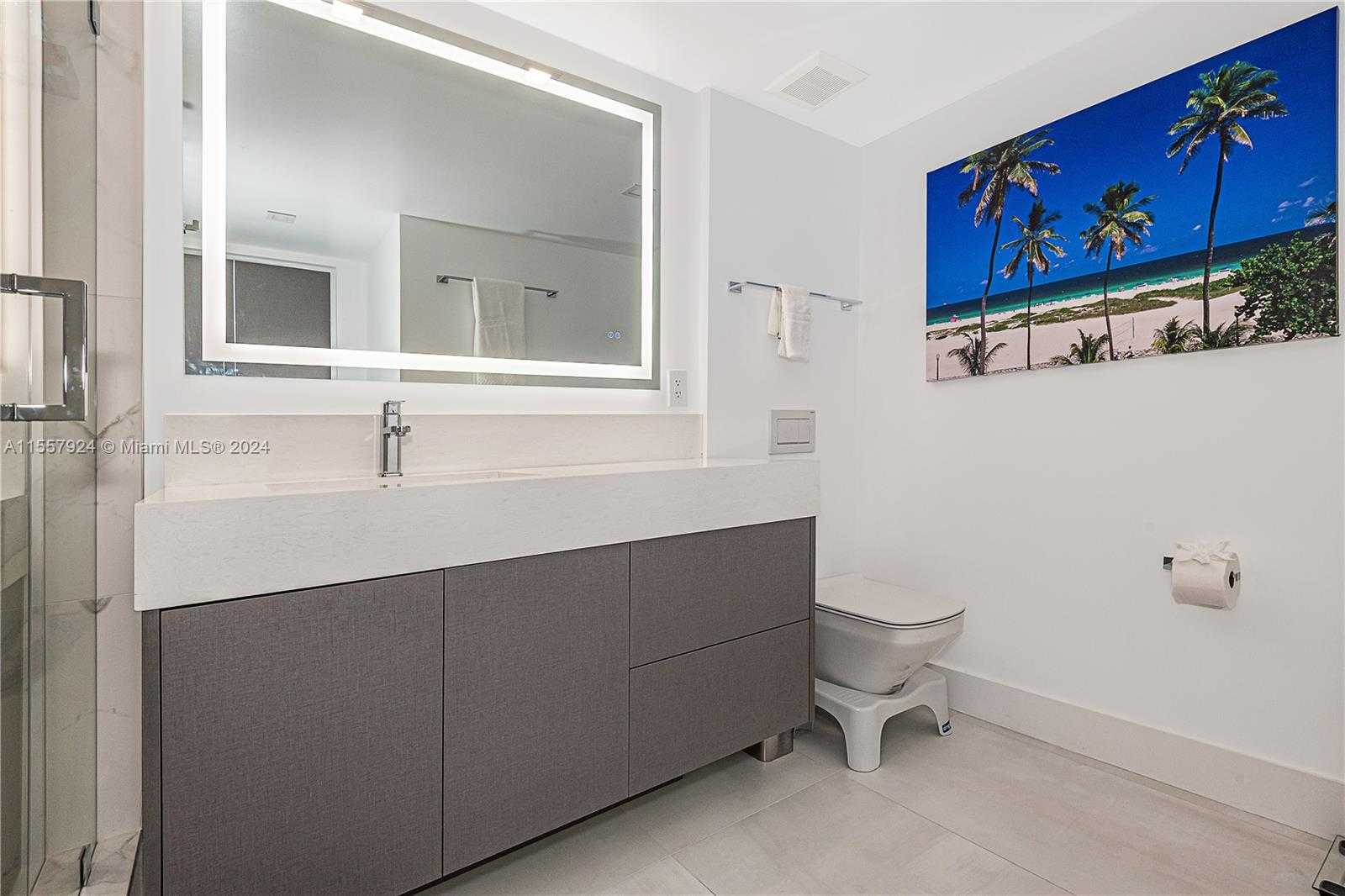 Small Image of 2301 COLLINS AVE #1440, Miami Beach Number 22