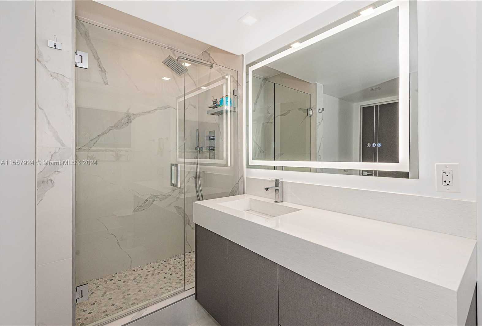 Small Image of 2301 COLLINS AVE #1440, Miami Beach Number 23