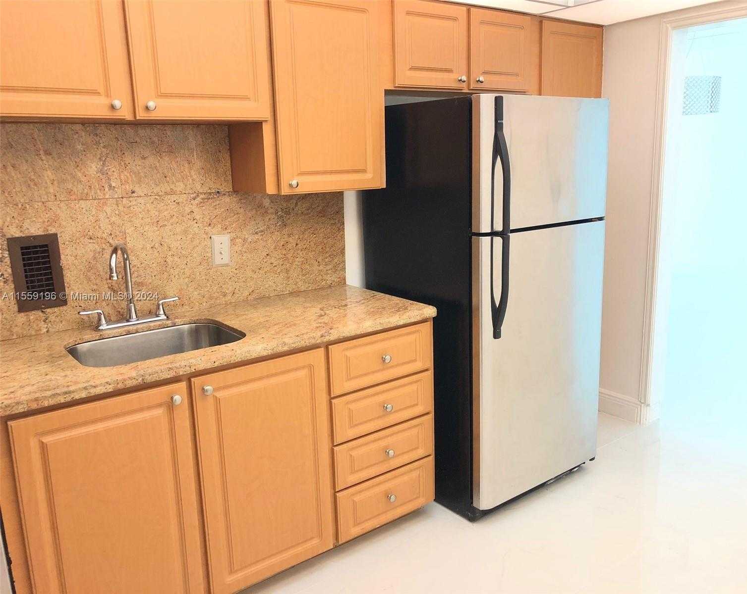 Small Image of 3901 SOUTH OCEAN DR #2J, Hollywood Number 12