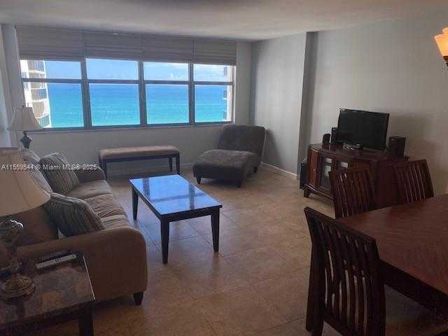 Small Image of 6039 COLLINS AVE #1110, Miami Beach Number 10
