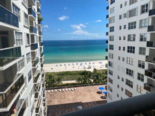 Small Image of 6039 COLLINS AVE #1110, Miami Beach Number 2