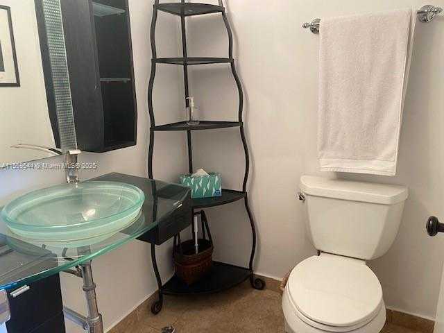 Small Image of 6039 COLLINS AVE #1110, Miami Beach Number 23