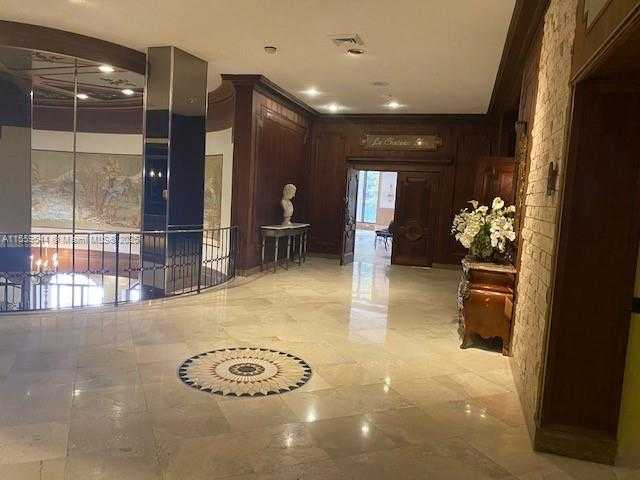 Small Image of 6039 COLLINS AVE #1110, Miami Beach Number 34