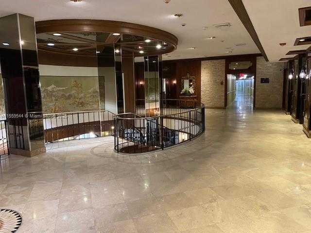 Small Image of 6039 COLLINS AVE #1110, Miami Beach Number 36