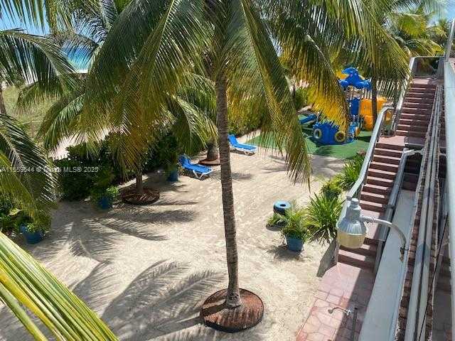 Small Image of 6039 COLLINS AVE #1110, Miami Beach Number 4
