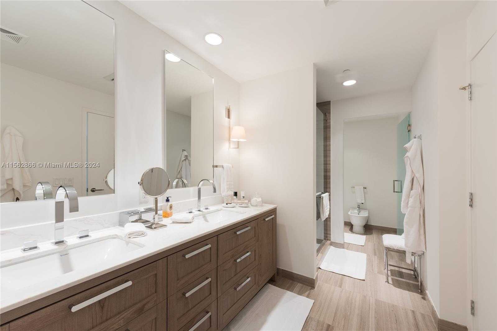 Small Image of 360 OCEAN DR #905S, Key Biscayne Number 10