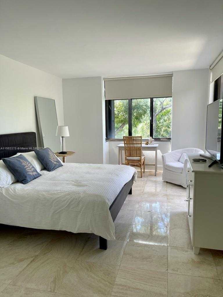 Small Image of 101 CRANDON BLVD #381, Key Biscayne Number 4