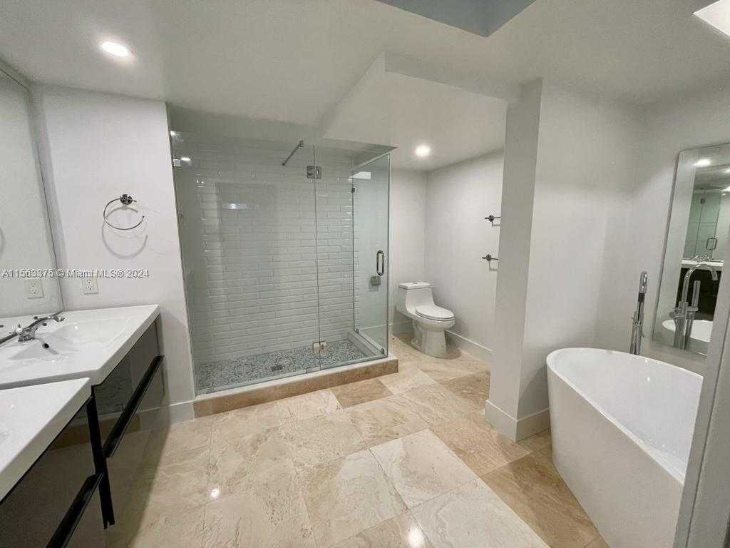 Small Image of 101 CRANDON BLVD #381, Key Biscayne Number 5