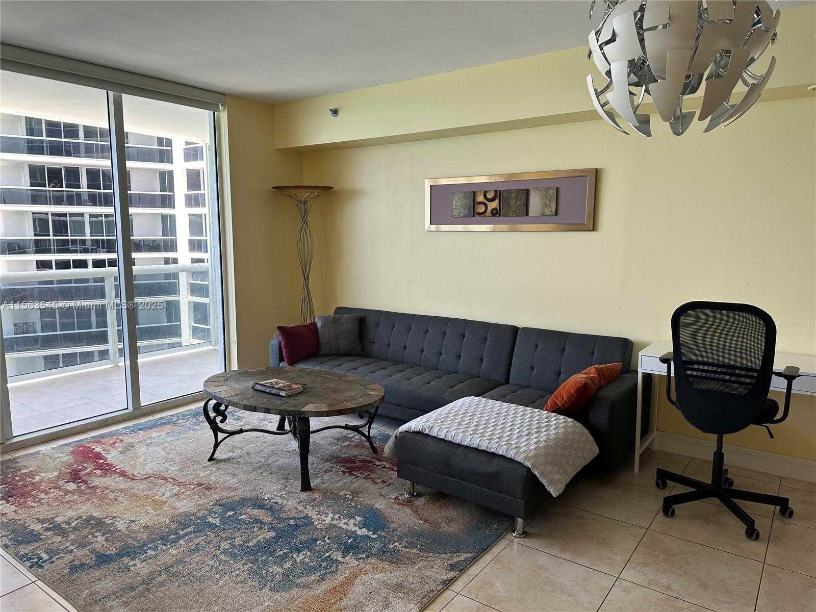 Small Image of 1830 #3705, Hallandale Beach Number 3