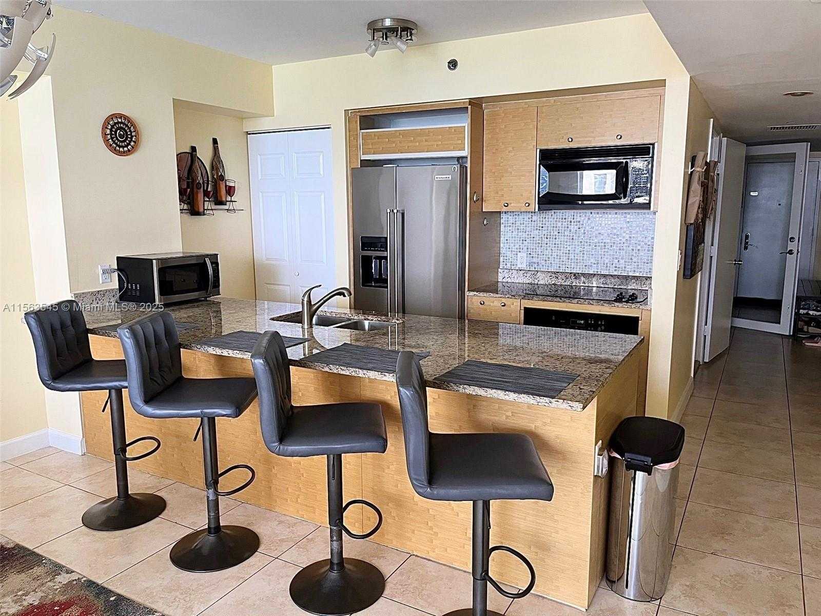 Small Image of 1830 #3705, Hallandale Beach Number 4