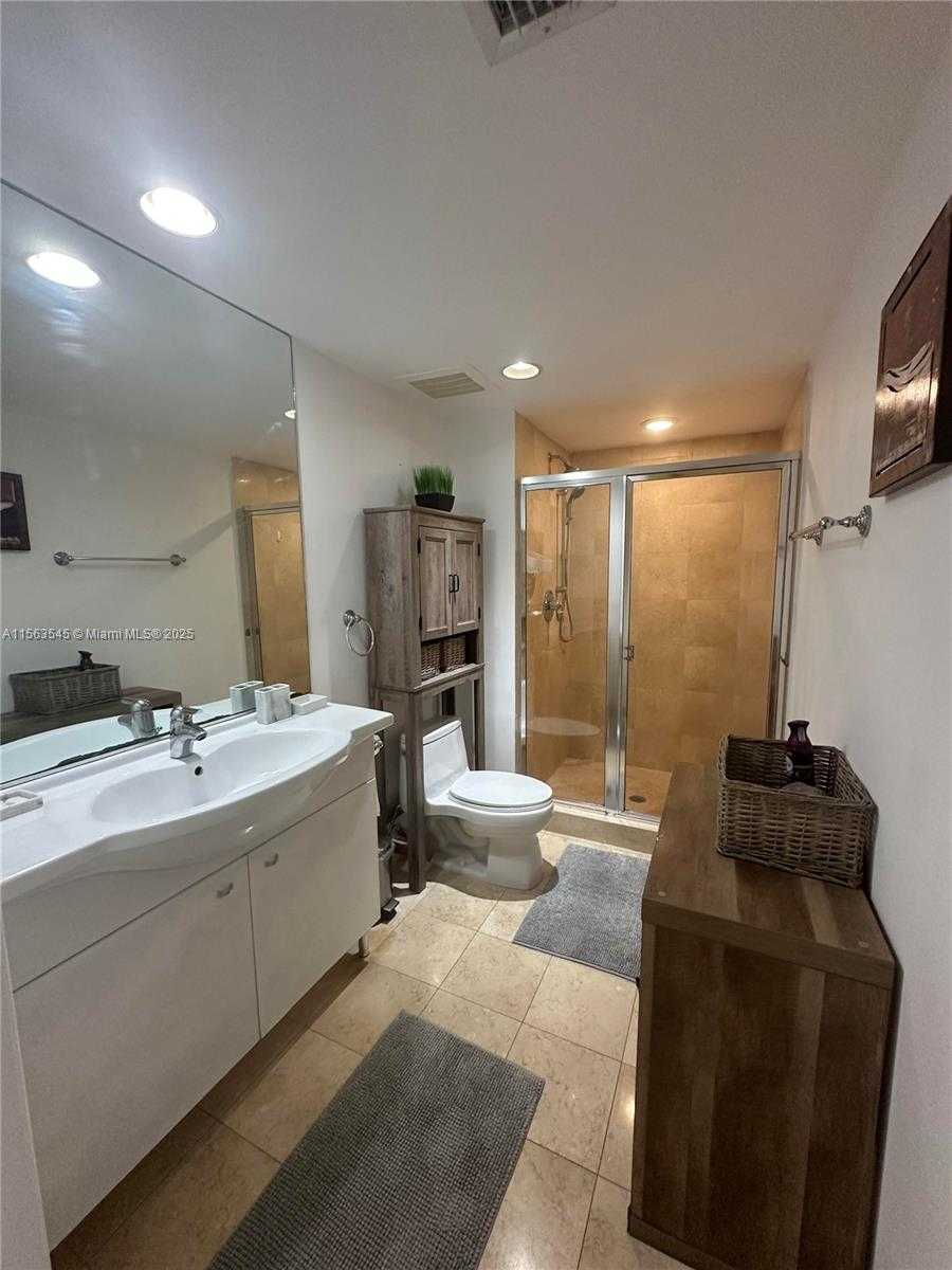 Small Image of 1830 #3705, Hallandale Beach Number 9