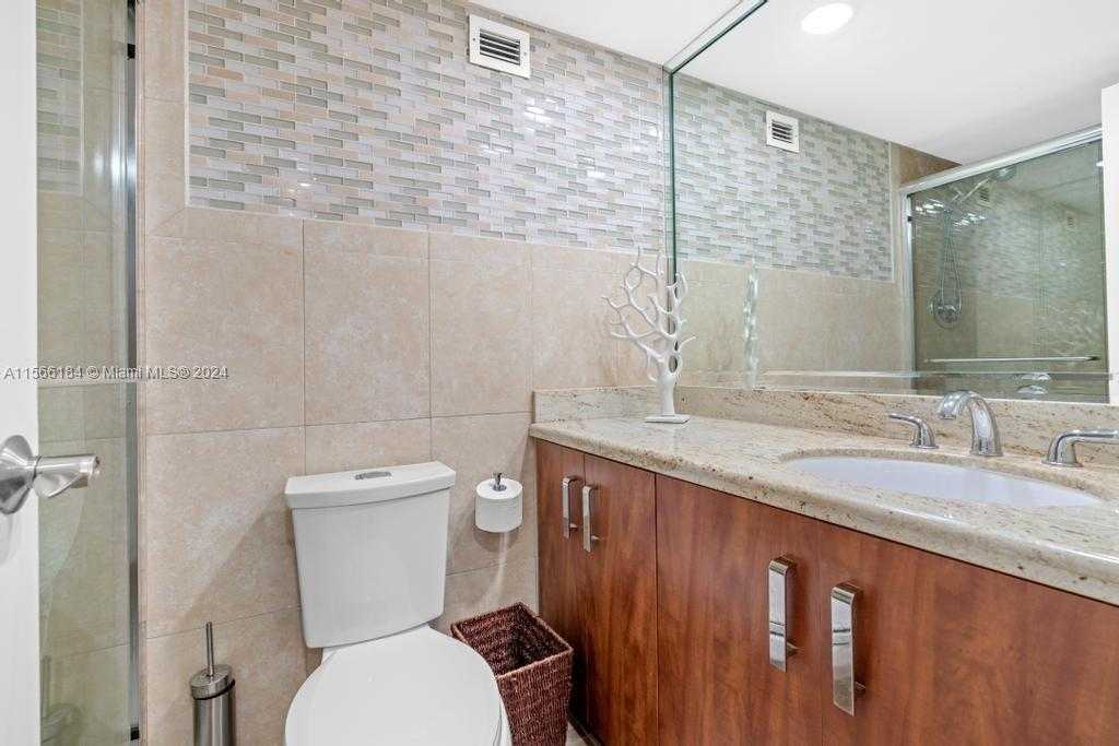 Small Image of 5401 COLLINS AVE #343, Miami Beach Number 20