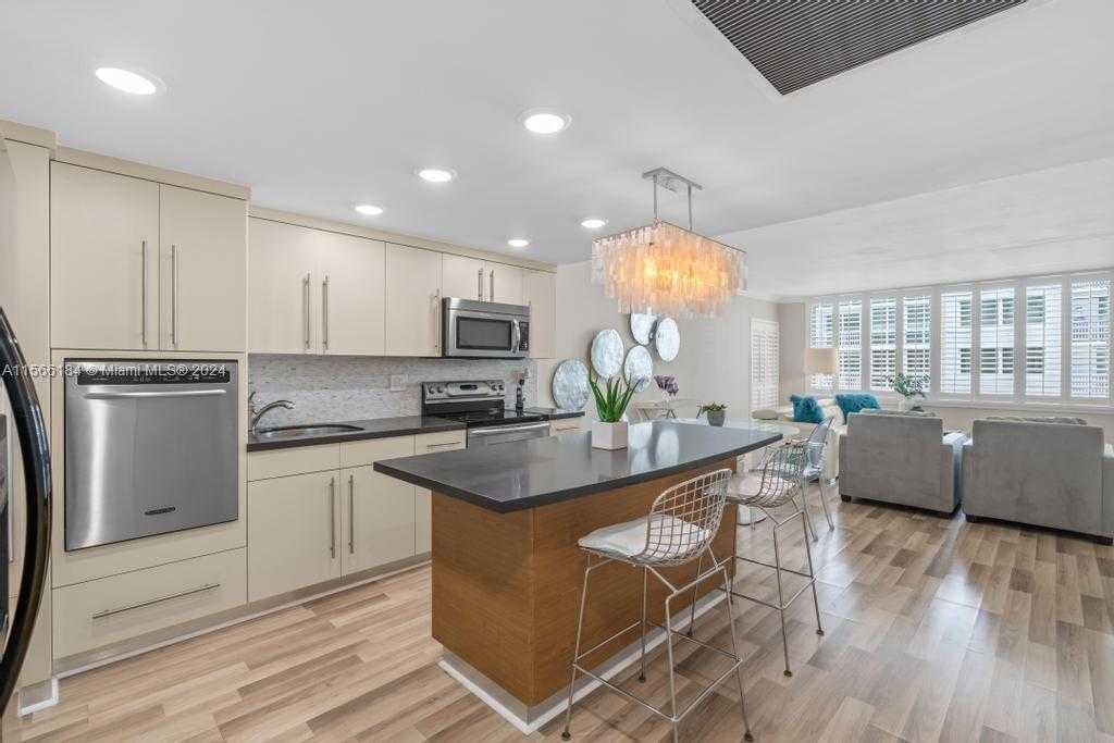 Small Image of 5401 COLLINS AVE #343, Miami Beach Number 5