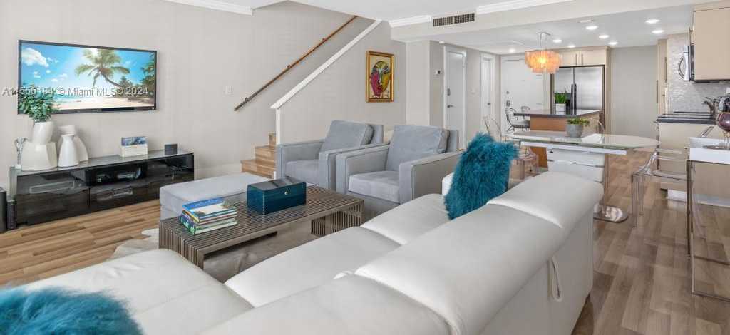Small Image of 5401 COLLINS AVE #343, Miami Beach Number 7