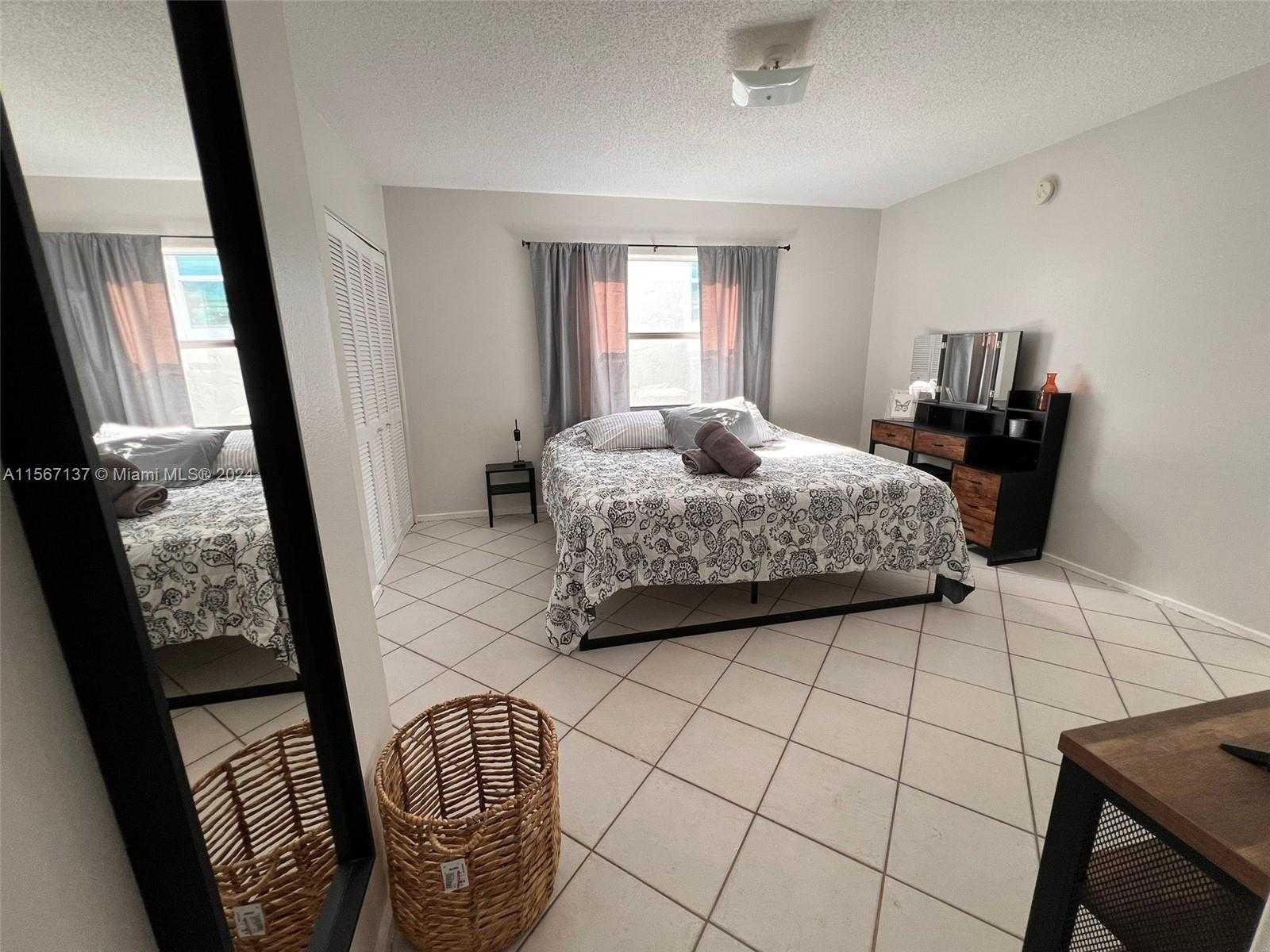 Small Image of 753 MICHIGAN AVE #3C, Miami Beach Number 7