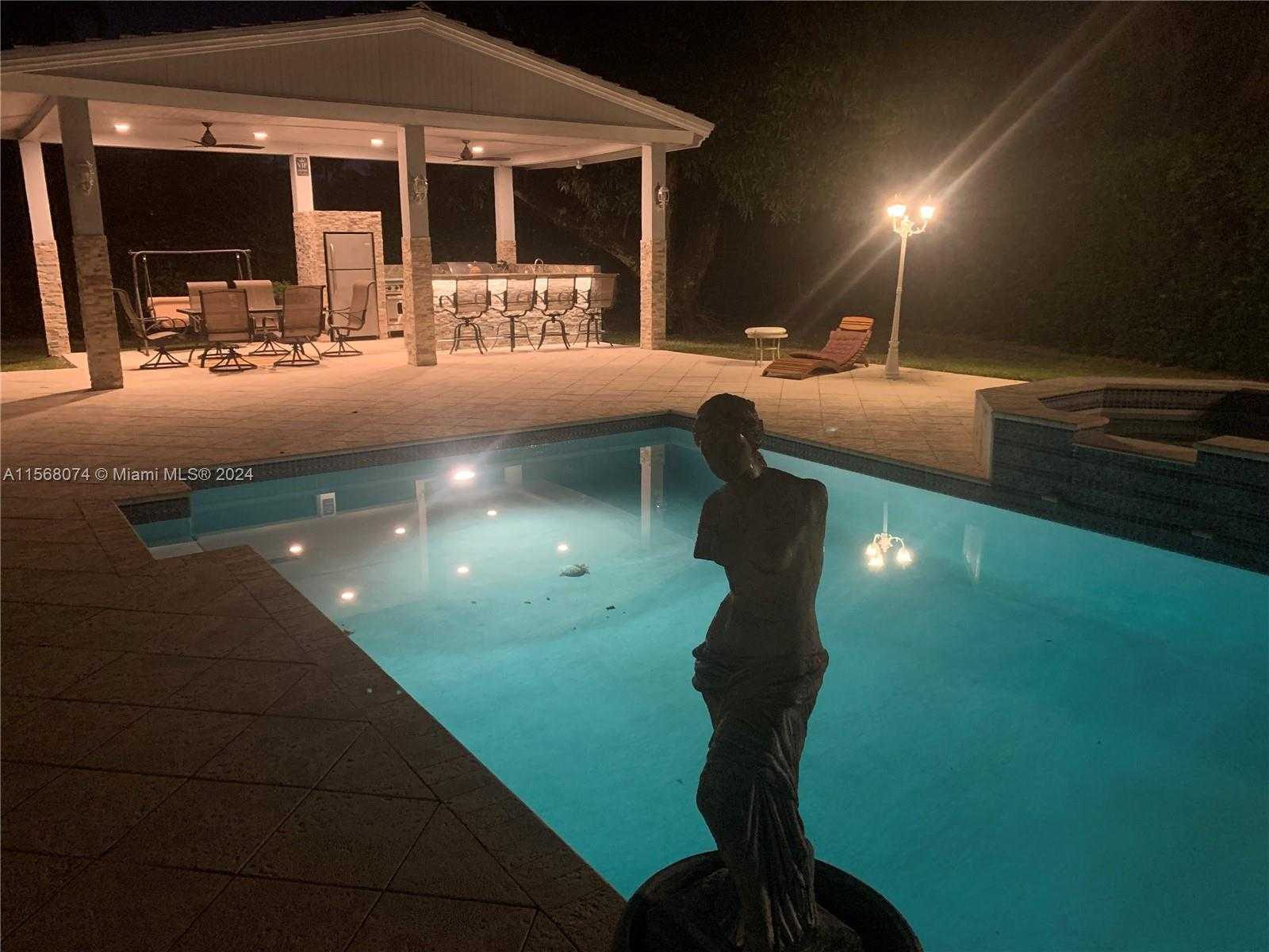 Small Image of 7625 SOUTH WEST 75TH AVE, Miami Number 13