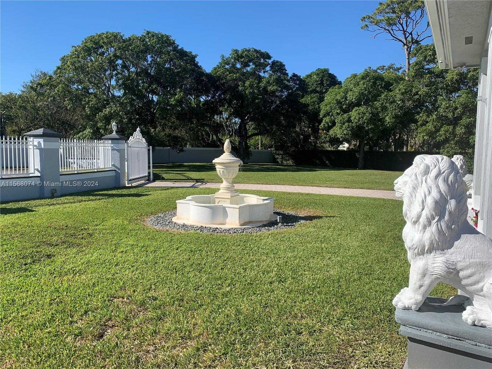 Small Image of 7625 SOUTH WEST 75TH AVE, Miami Number 3