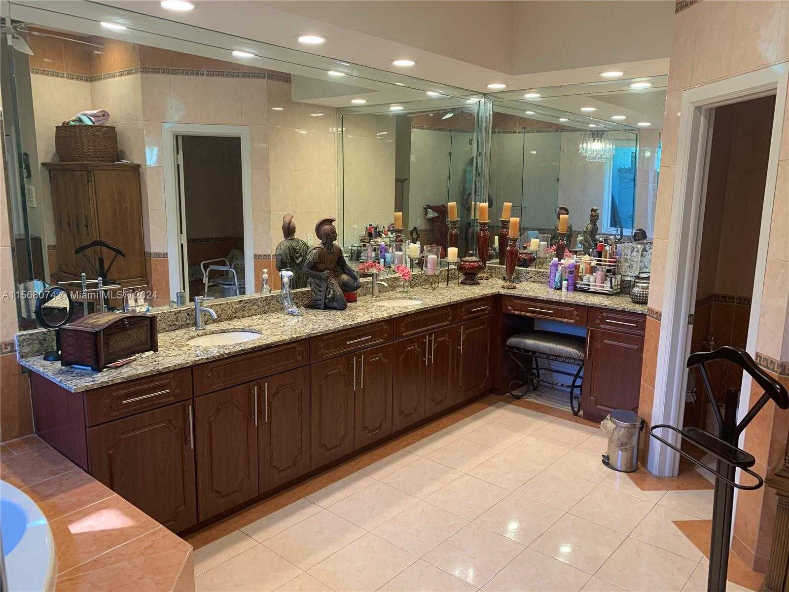 Small Image of 7625 SOUTH WEST 75TH AVE, Miami Number 33