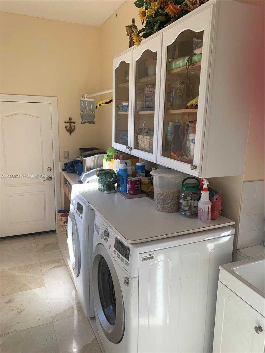 Small Image of 7625 SOUTH WEST 75TH AVE, Miami Number 41