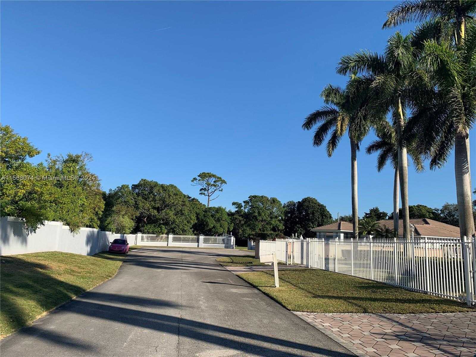 Small Image of 7625 SOUTH WEST 75TH AVE, Miami Number 6