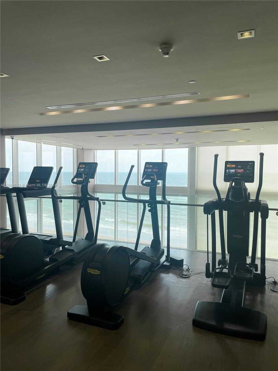 Small Image of 1830 SOUTH OCEAN DR #3812, Hallandale Beach Number 19