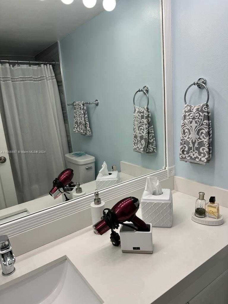 Small Image of 6770 INDIAN CREEK DR #5C, Miami Beach Number 17