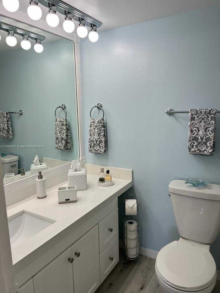 Small Image of 6770 INDIAN CREEK DR #5C, Miami Beach Number 18