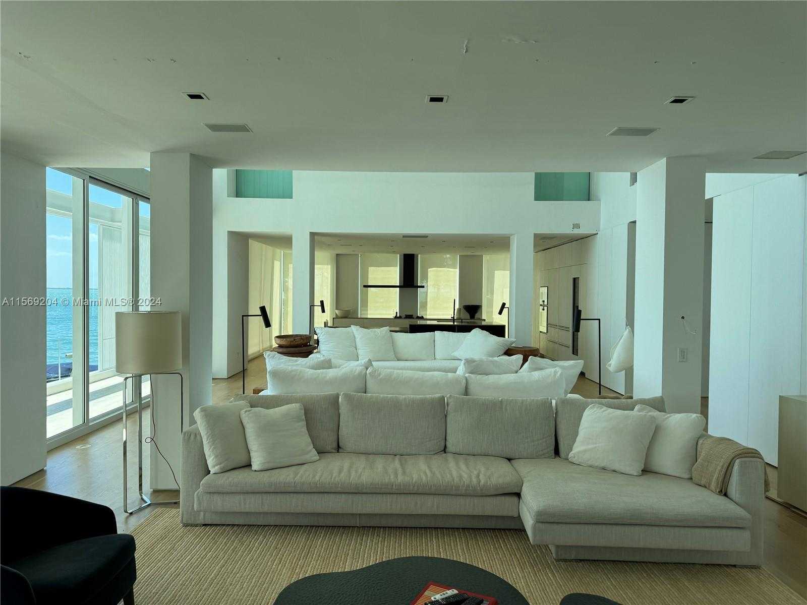 Small Image of 440 SOUTH MASHTA DR, Key Biscayne Number 39