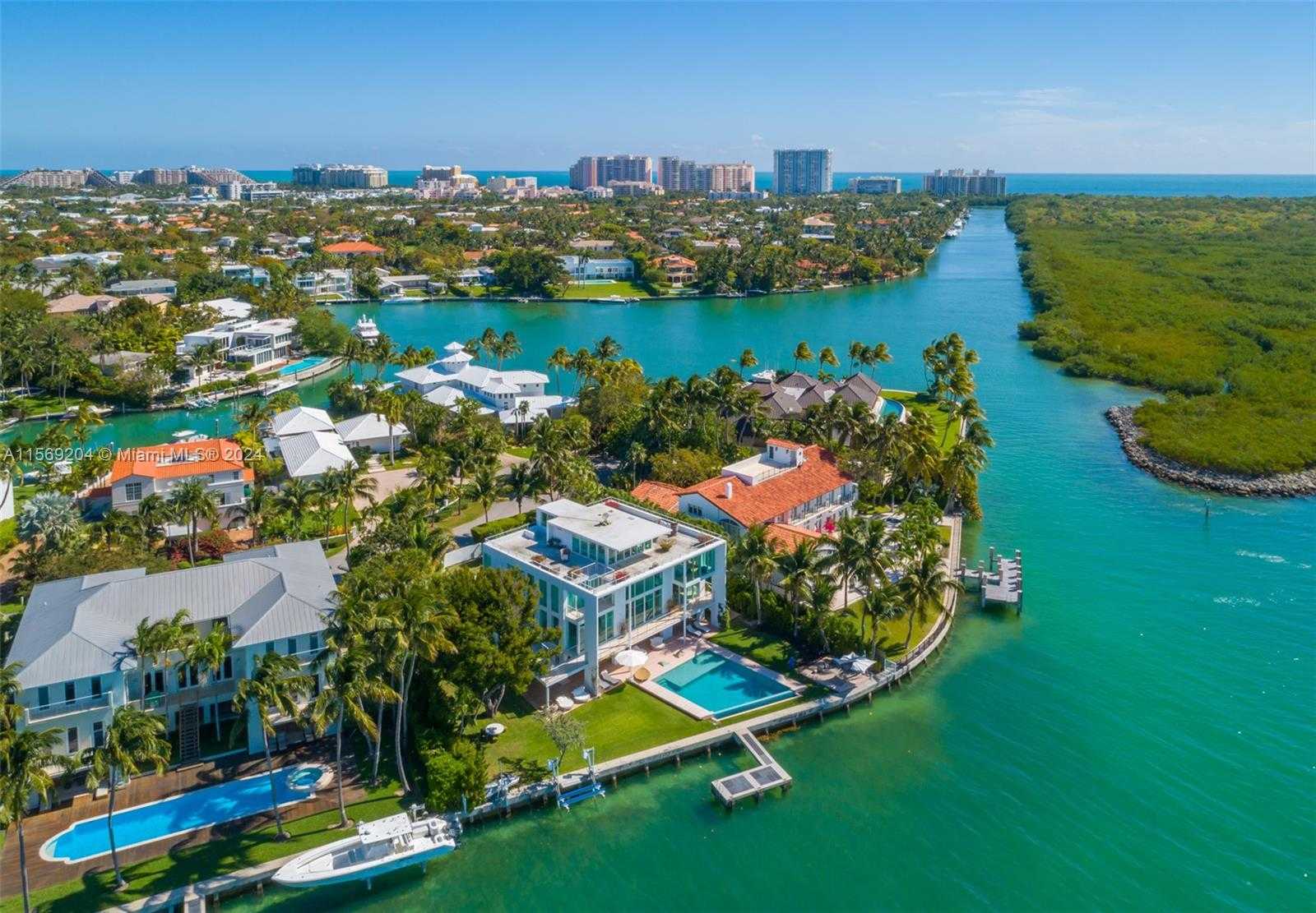 Small Image of 440 SOUTH MASHTA DR, Key Biscayne Number 4