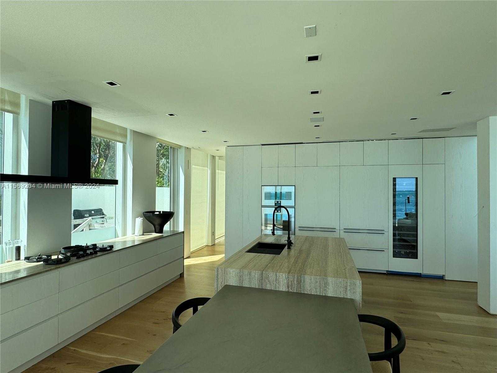 Small Image of 440 SOUTH MASHTA DR, Key Biscayne Number 40