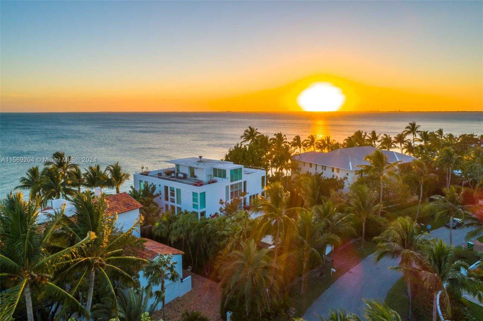 Small Image of 440 SOUTH MASHTA DR, Key Biscayne Number 9