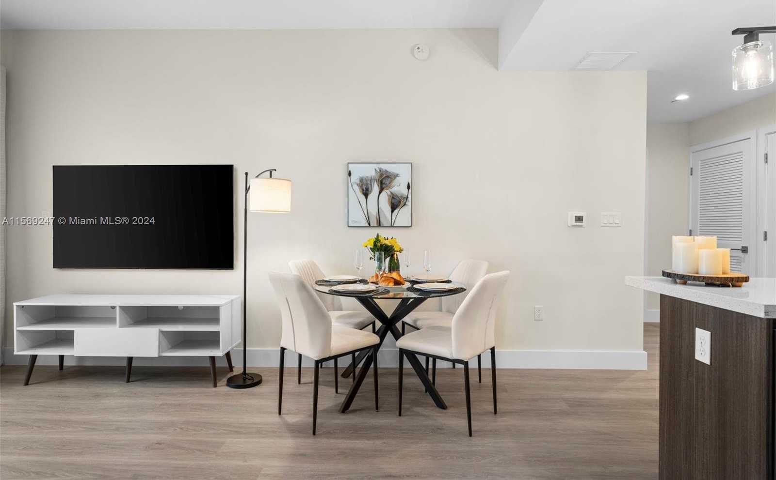 Small Image of 1938 JACKSON ST #306, Hollywood Number 10